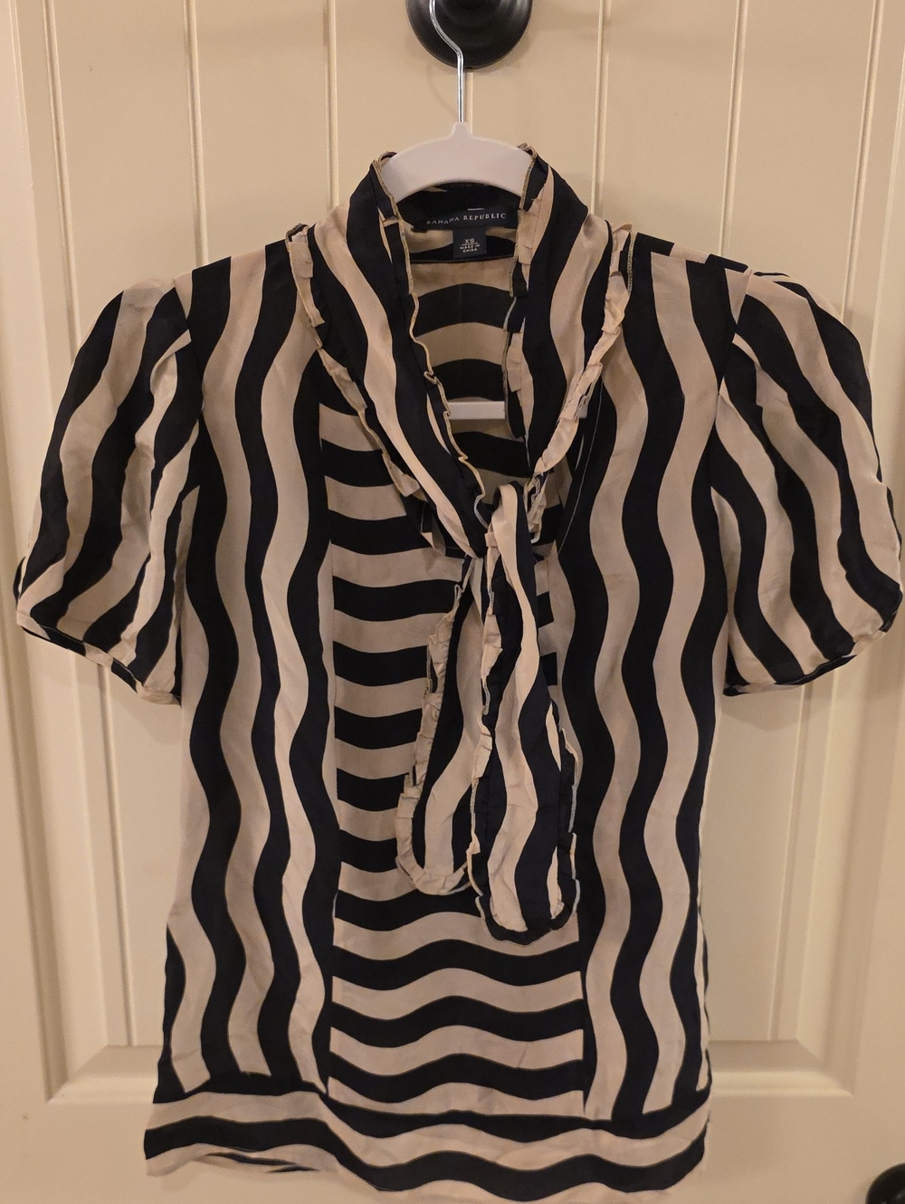 Banana Republic Brown and Cream Wavy Tie-Neck Blouse